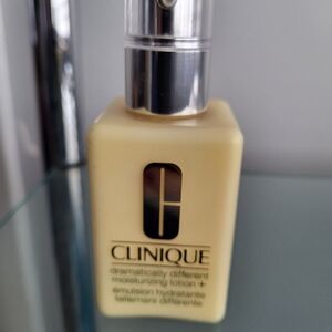 Clinique Hydrating Lotion with Silver Cap